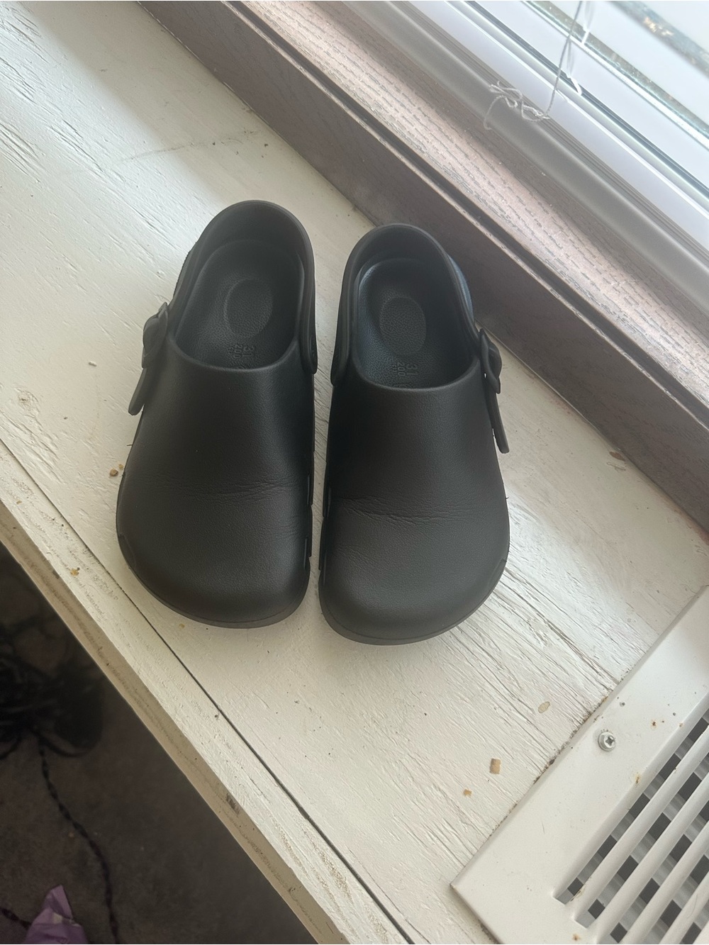 Birkenstock Kids Black Closed-Toe Clogs